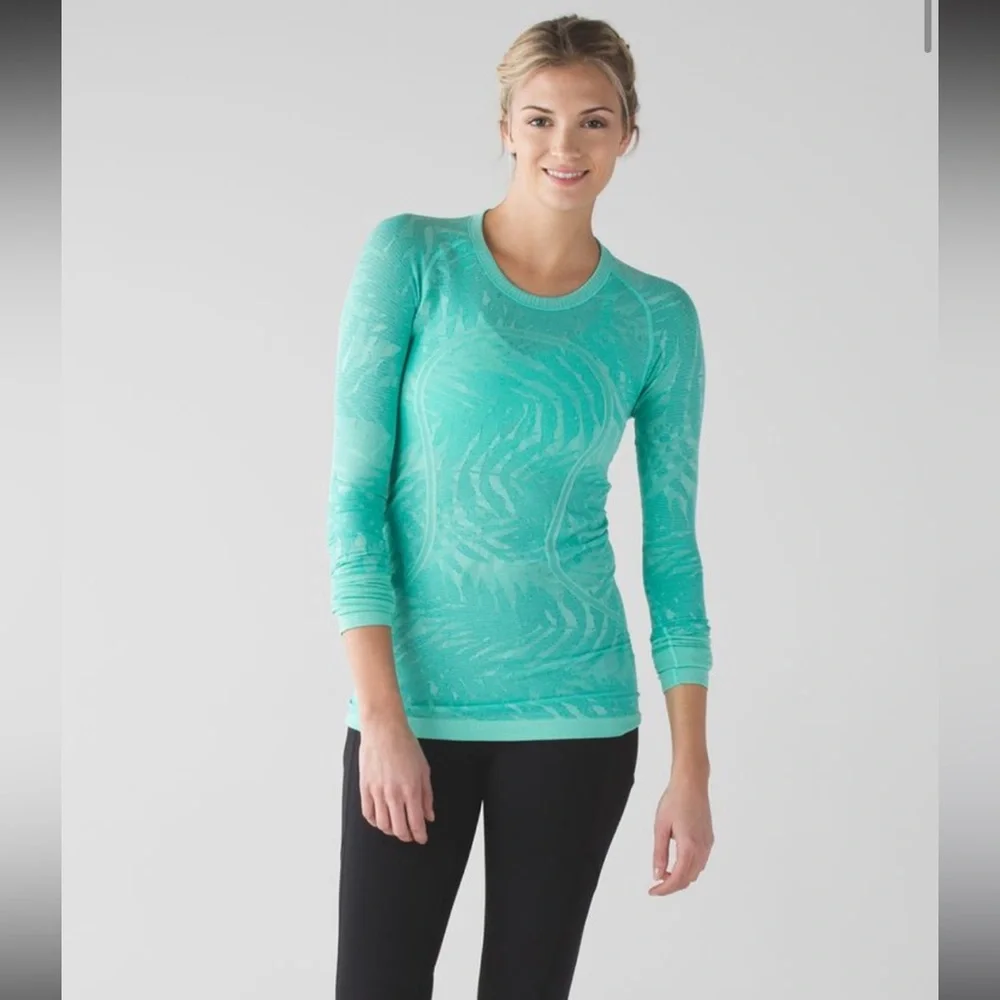 LULULEMON SEAWHEEZE SWIFTLY TECH LS CREW HEATHERED BALI BREEZE SIZE 6